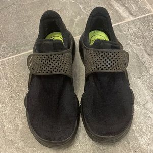 Nike Slip-on Sneakers